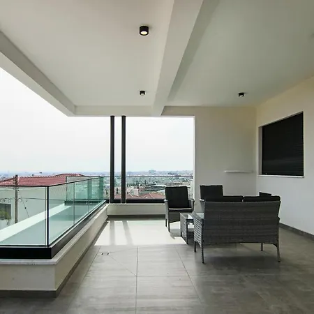 Phaedrus Living: Sea View Anna 202 Apartment